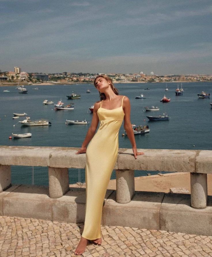 Modest Sheath Spaghetti Straps Yellow Satin 20th Birthday Dress Prom Dress 18th Birthday Outfits For Women W0178
