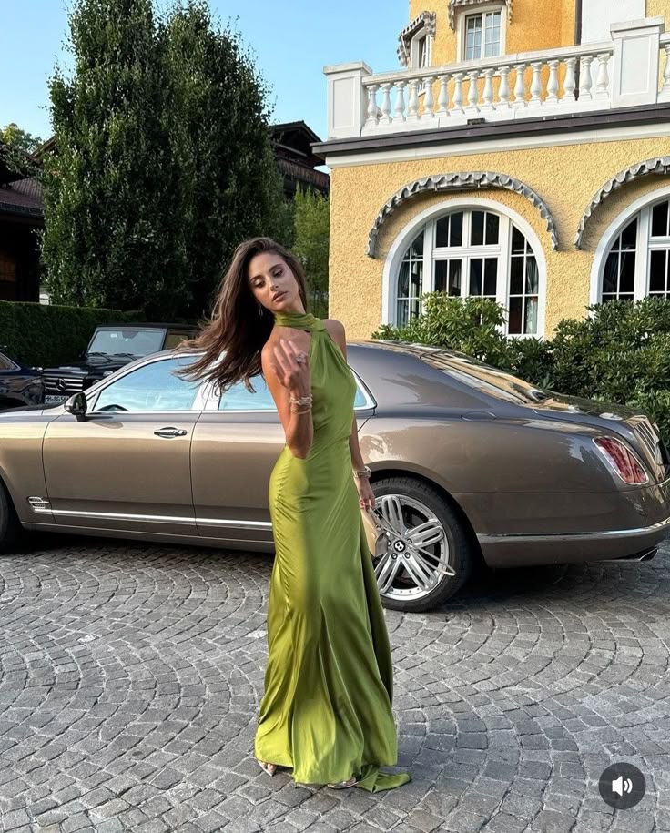 Schlichtes Etuikleid mit einer Schulter aus Satin in Grün, Ballkleider für formelle Anlässe im Sommer und Frühling, Kleider für Hochzeitsgäste, Outfit für Hochzeitsgäste W0187