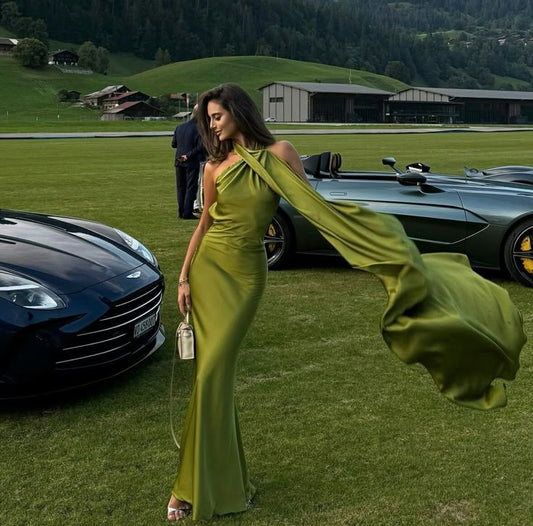 Elegantes Etuikleid mit einer Schulter aus grünem Satin, lange Ballkleider, formelle Sommerkleider für Hochzeitsgäste, Outfit für Hochzeitsgäste, W0260