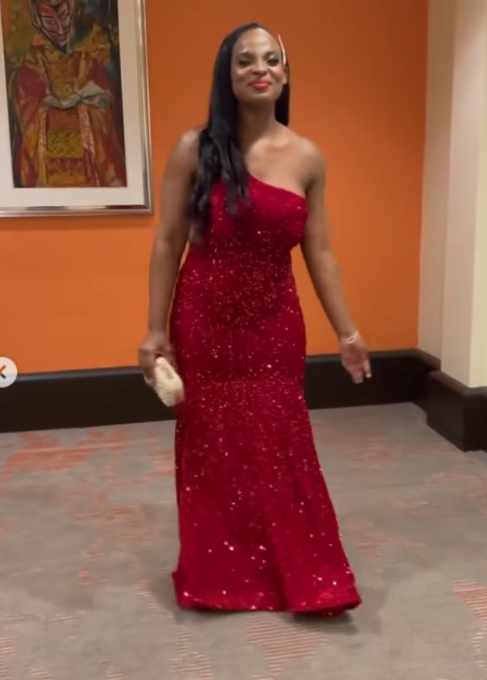 Bescheidene Meerjungfrau-Träger Weinrot Pailletten Abendkleid 23. Geburtstagskleid Ballkleider 20. Geburtstag Outfits W0349