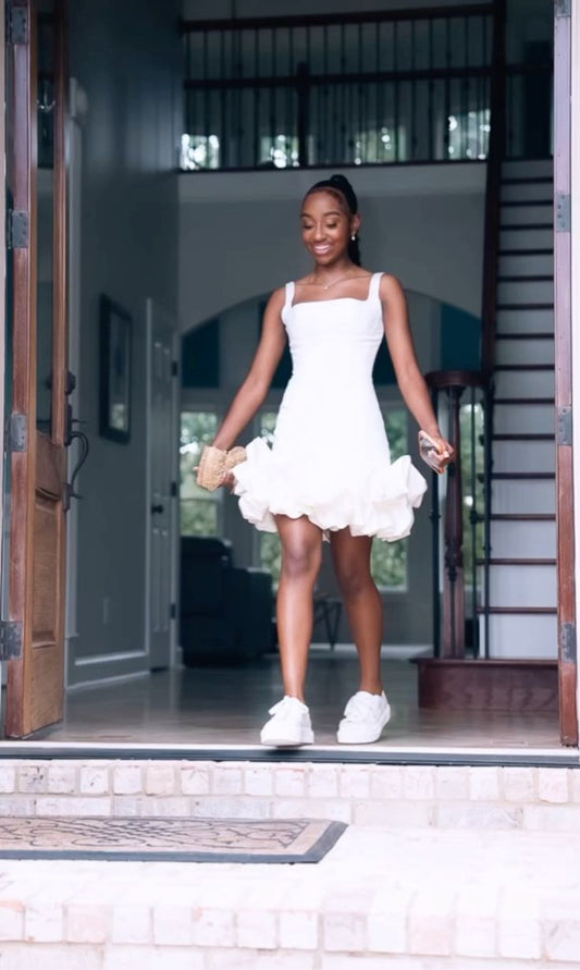 Pretty Sheath Square Neck Black Girl Summer Birthday Dresses For Teens White Hoco Dress Mini 18th Birthday Outfit Cocktail Dresses W0482