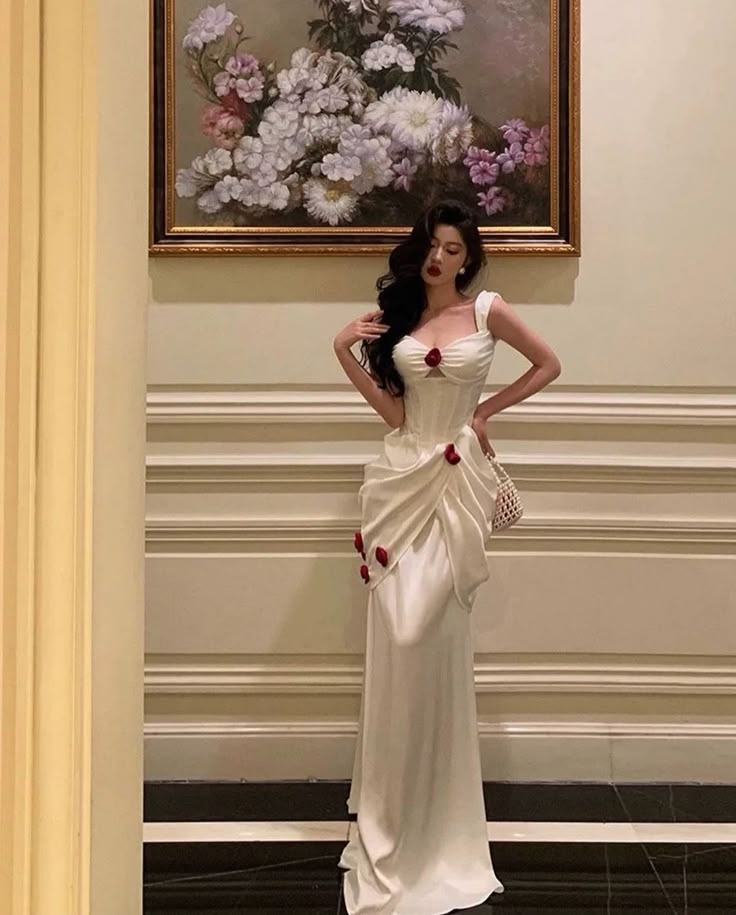 Bescheidenes Meerjungfrau-Abendkleid aus weißem Satin, Sommerkleid für Hochzeitsgäste, Kleider für Brautgäste, Hochzeits-Outfits für Gäste W0717