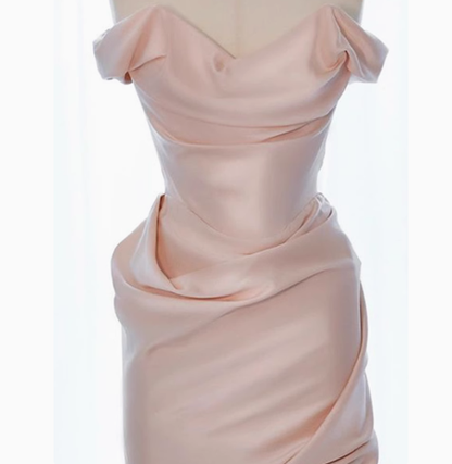 Robe fourreau sexy à épaules dénudées en satin rose, courte, tenue de soirée, robe de cocktail, tenue d'anniversaire, W0725