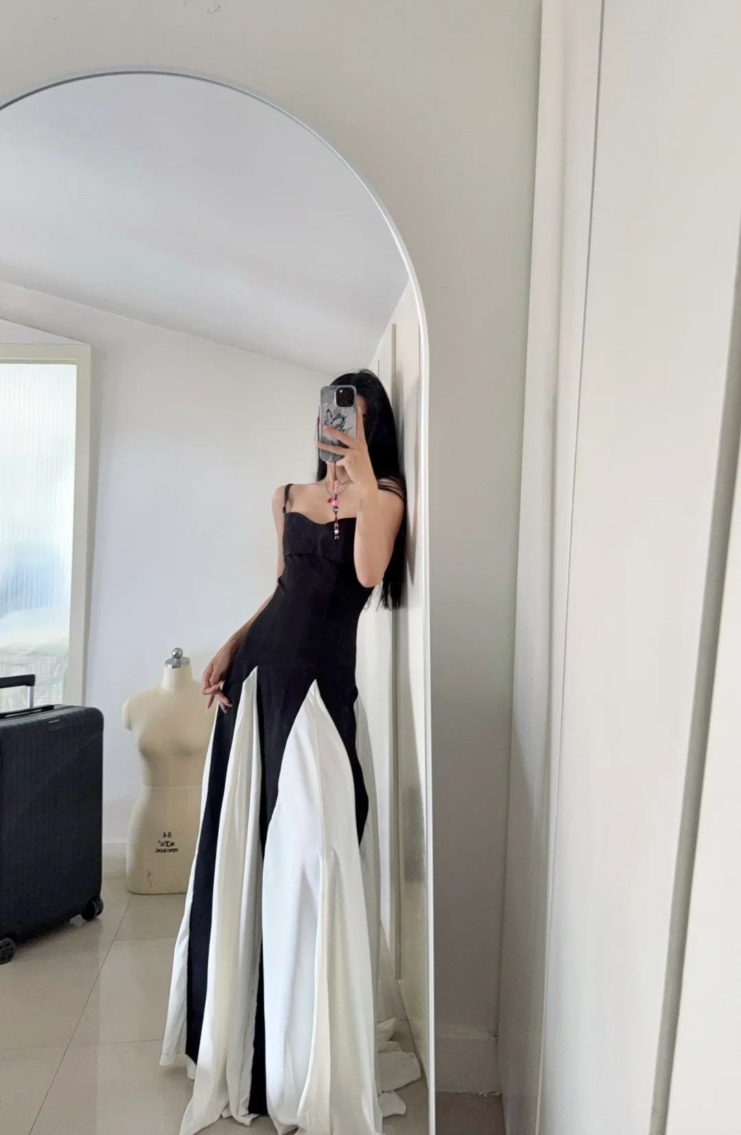 Elegant A Line Spaghetti Straps Black Chiffon Sleeveless Long Evening Party Gowns Evening Formal Dresses Prom Dress W1003