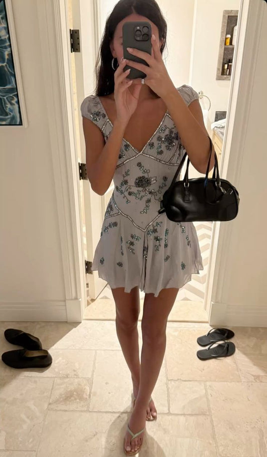 Vintage A line V Neck Light Gray Chiffon Formal 8th Grade Homecoming Dress Summer Middle School Hoco Dresses Birthday Outfits W1154