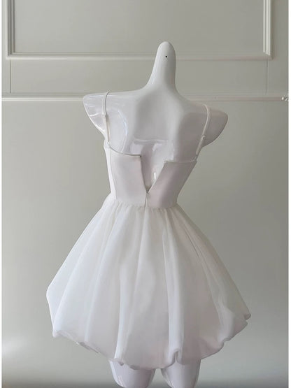 Robe de bal tendance à bretelles spaghetti, blanche, sans manches, courte, formelle, pour le bal de fin d'année, pour le collège, pour l'été, pour les fêtes, pour les anniversaires, W937
