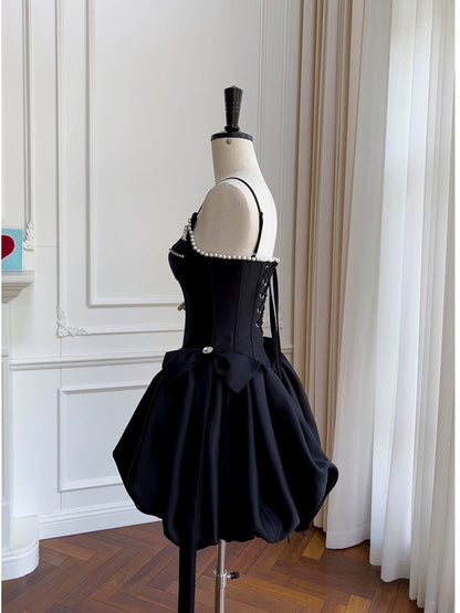 Robe trapèze élégante à bretelles spaghetti, petite robe noire en satin sans manches, robe de soirée courte pour le collège, robe de cocktail d'été, tenue d'anniversaire W990