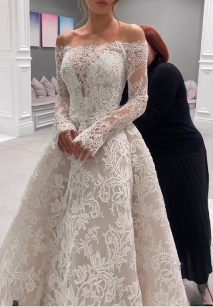 Romantic Bridal Gown Ball Gown Off The Shoulder White Lace Floor Length Wedding Dresses Minimalist Bridal Gowns WD048