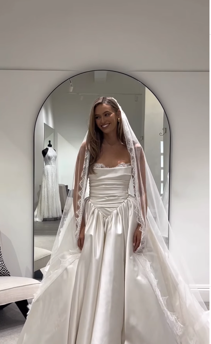 Pretty Wedding Dress Ball Gown Strapless Ivory Satin Long Wedding Dresses Bridal Gowns WD053