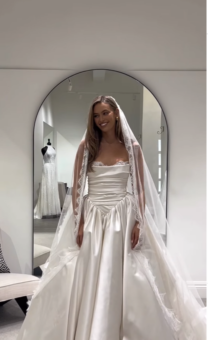 Pretty Wedding Dress Ball Gown Strapless Ivory Satin Long Wedding Dresses Bridal Gowns WD053