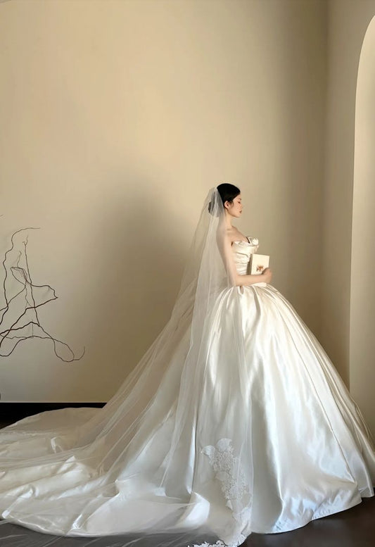Magnifique robe de bal en satin blanc plissé, décolleté en cœur, sans manches, robe de mariée modeste, robe de mariée princesse, DH1479