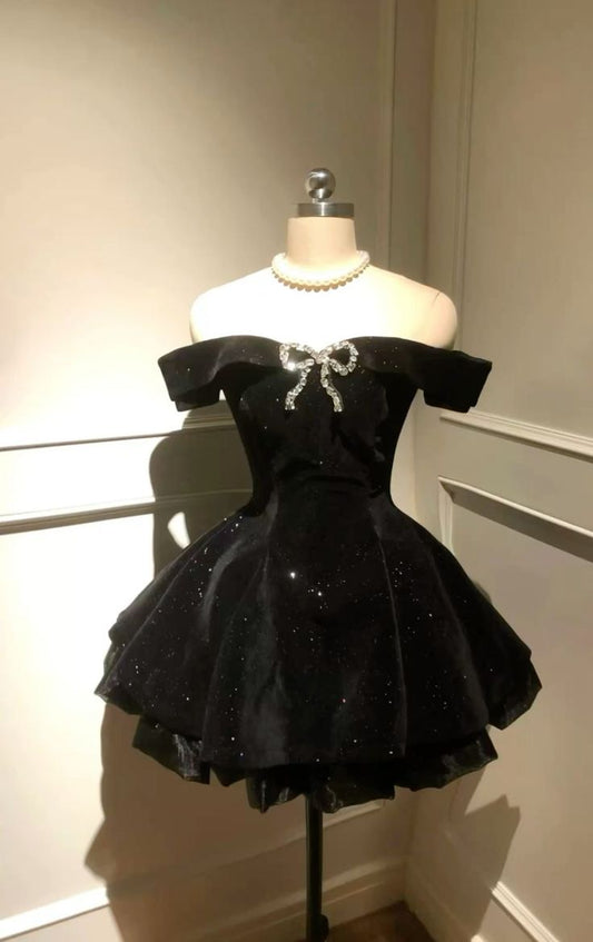 Robe de bal sexy à épaules dénudées en velours noir, courte, formelle, pour la 8e année, tenue de soirée d'été pour le collège, tenue de remise de diplôme de 6e année, DH1882