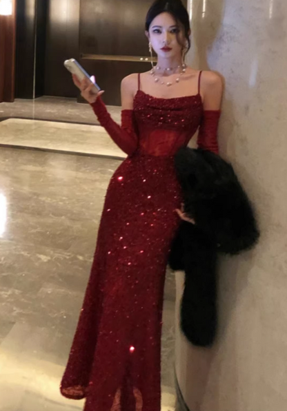 Robe de bal chic bordeaux à sequins, fourreau, bretelles spaghetti, sans manches, idéale pour un anniversaire (DP05222)