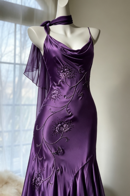 Langes Abendkleid aus Satin mit Spaghettiträgern und Etuikleid, Lila, Ballkleid DP05599