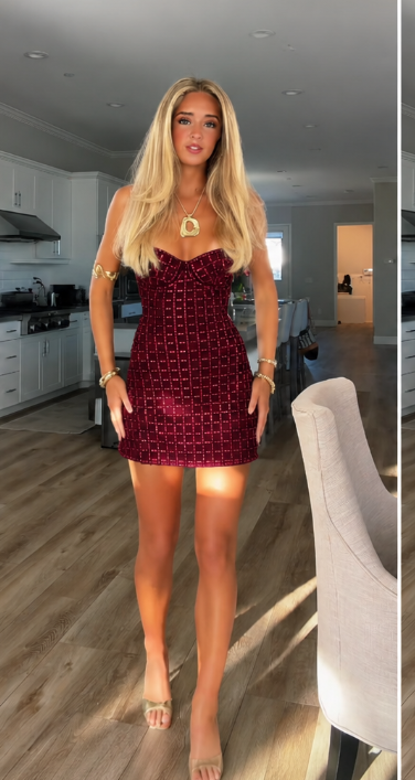 Kurzes Abschlussballkleid in Pfauengrün mit Trägern, figurbetontes Geburtstagskleid aus Chiffon, Partykleid DP06477