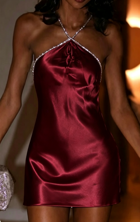 Jolie robe d'anniversaire blanche fourreau en satin courte pour les retrouvailles DP06806