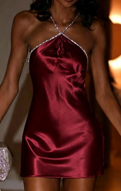 Jolie robe d'anniversaire blanche fourreau en satin courte pour les retrouvailles DP06806