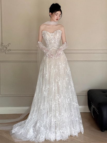 Robe de mariée classique trapèze en dentelle blanche, décolleté en cœur, minimaliste, DP1645