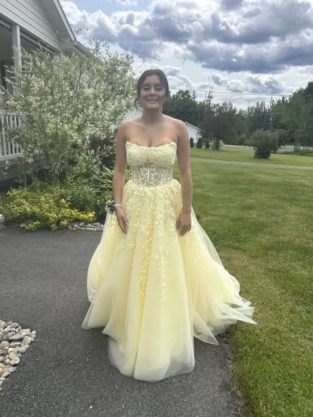 Chic Sweetheart A-line Yellow Long Prom Dresses Sleeveless Tulle Applique Yellow Birthday Dresses DP3857