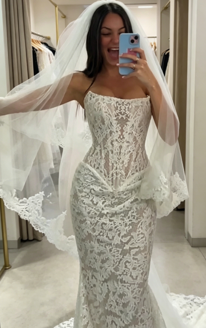Elegante weiße Meerjungfrauen-Brautkleider, trägerloses Spitzen-Brautkleid, ärmelloses Hochzeitskleid DW08888