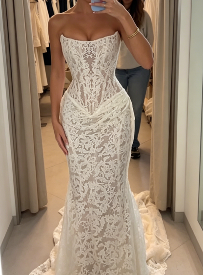 Elegante weiße Meerjungfrauen-Brautkleider, trägerloses Spitzen-Brautkleid, ärmelloses Hochzeitskleid DW08888