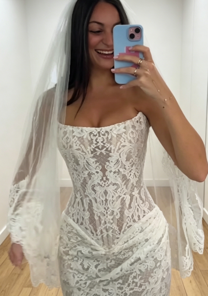 Elegante weiße Meerjungfrauen-Brautkleider, trägerloses Spitzen-Brautkleid, ärmelloses Hochzeitskleid DW08888
