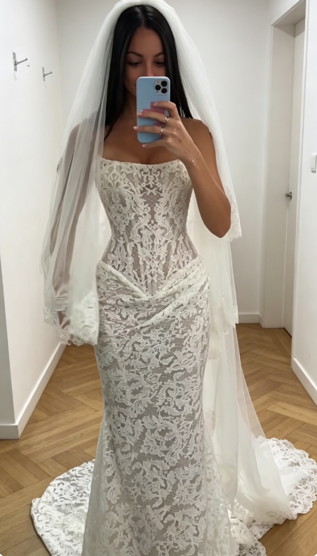 Elegante weiße Meerjungfrauen-Brautkleider, trägerloses Spitzen-Brautkleid, ärmelloses Hochzeitskleid DW08888