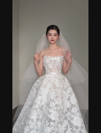 Chic A-line Long Wedding Dresses Lace Applique White Bridal Dresses Strapless Sleeveless Bridal Gowns DP04682