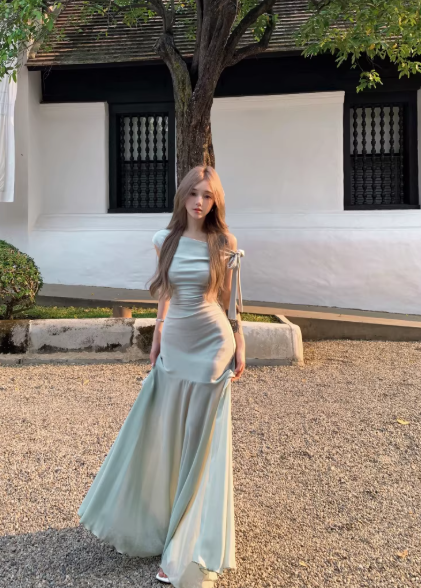 Modisches grünes Kleid S791