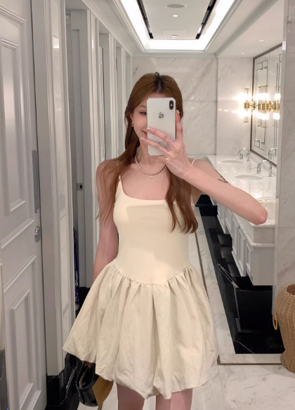 Modisches Aprikosenkleid S807